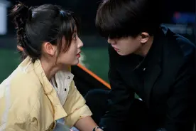 乌鸦与蜥蜴：姜小宁为何不怕电？原因找到了图片