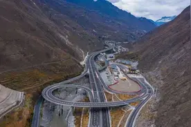全国最难修的五条路：有的耗资近三百亿，有的修了半个世纪图片