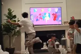 何洁罕晒刁磊陪三个孩子亲子时光，宝妹暴风长大，身高快赶超哥哥图片