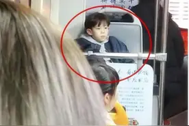 “公交车”版吴磊，高颜值过目不忘，网友：以后能便宜哪个小姑娘图片