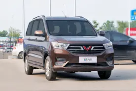 新款五菱宏光S正式上市 售价5.465-5.98万元图片