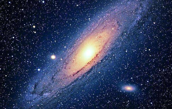 天鹅座nml 宇宙第一大结构-桔子edu