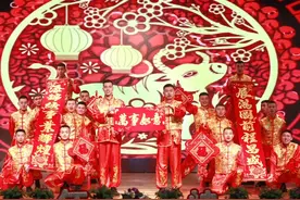 新蓝迎新春 新训队里年味浓图片