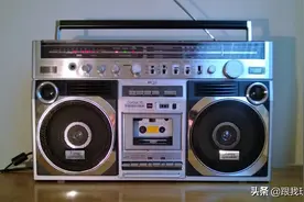 80年代在日本进口的东芝RT-8890S 便携式收录一体机音响图片