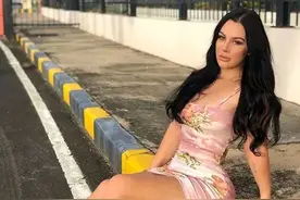 微胖才是好身材！别看她有点矮，但丰腴的沙漏曲线，女人味十足图片