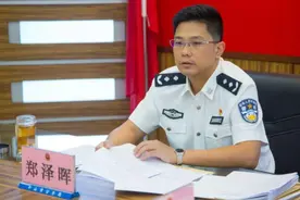 两位“老公安”已调往驻港国安公署任职图片