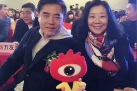 61岁陈宝国和老婆赵奎娥近照曝光，原来陈宝国每天面对这样的女人图片