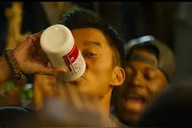 明星中的酒神图片