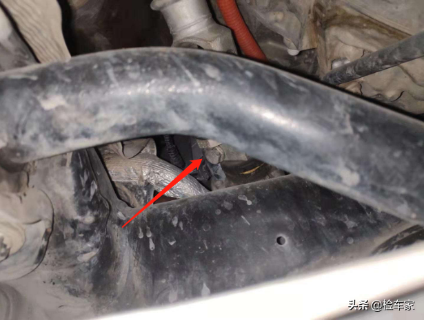 为啥奔驰S400L30万都没人买？网友：换块电池10万，爱得起伤不起