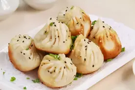 水煎包在家里也能做，教你一招，想吃煎包不用买图片