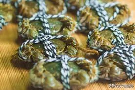 螃蟹吃不完，最忌直接冷藏，学会2个小妙招，放1周还鲜活，不掉肉图片