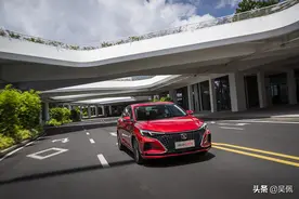 逸动PLUS：卖10万，比15万的合资车更好图片