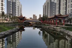 多年不联系的亲戚问我借钱，我借还是不借图片