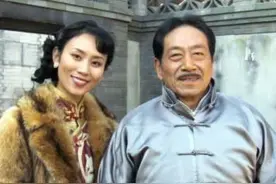 王奎荣：40岁考进中戏，71岁娶小37岁娇妻，儿子年纪比娇妻大图片