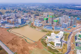 投资约120亿！郑州这个集办公、酒店、会展于一体的“小镇”，预计今年年底基本完工图片