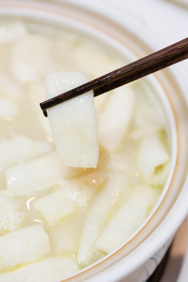 红酒和花胶一起炖煮吗 红酒和花胶一起炖煮吗会中毒吗