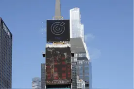 重庆轨道亮相纽约时代广场“中国屏”图片