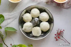 蒸叶儿粑当早餐，上桌迅速被吃光，香软不粘牙，真是太美味了图片