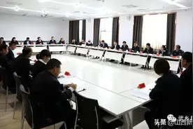 「武乡县」王书文参加蟠龙镇代表团讨论图片