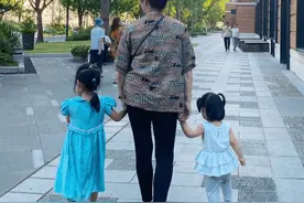 陈赫俩女儿近照曝光，姐姐打扮像小公主，妹妹扎羊角辫暴风长大图片