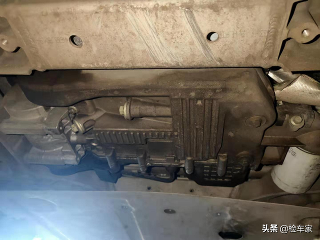 花70万买辆阿斯顿马丁Vantage，打开一看才开2万公里！网友：太值