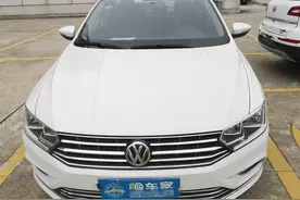 6万多买辆才开四年的大众宝来，扒开胶条让人痛惜，卖家套路深图片