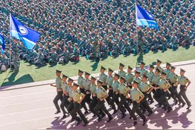 当兵成不了军官？那是因为你不知道这5种方式，当军官一点也不难图片