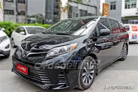 深圳商务车丰田塞纳改装浅棕色内饰安装航空座椅，打造商务两用车图片