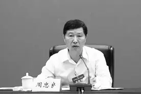 副部退休两年后病逝，两位中央领导悼念图片