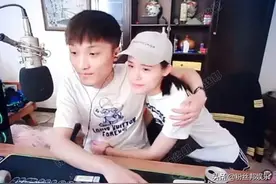 辛有志富二代成员安九，是舞帝百万锹前女友，两人曾同游迪拜非洲图片