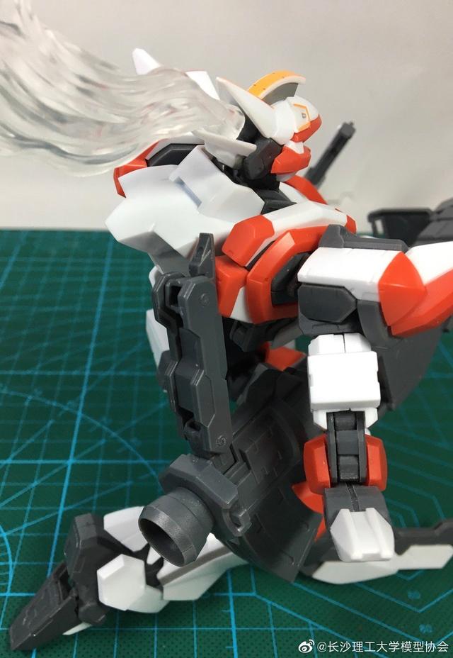 宅客模玩原创测评：青岛社 1/48 烈焰魔剑 测评（素组+展示部分）