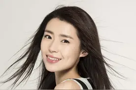 穿衣超级好看的小姐姐卢杉来了 粉丝们喜欢她哪些作品可评论留言图片
