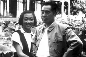 周总理的侄女周秉德，和李敏做朋友，毛主席亲笔题字“好好学习”图片
