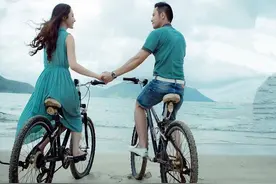 如果女人这么“吻”你，说明她特别痴迷你，爱到深处图片