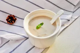 学会这样做奶油蘑菇汤，咸鲜可口，营养美味，好吃到根本停不下来图片