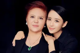 佟丽娅妈妈气质真好，虽然年纪很大但颜值却很高，骨子里就是美丽图片