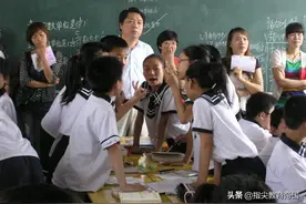 千万不要去小县城当老师：工资少、干活多，压力大，职称还不好评图片