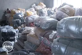 “每天都担惊受怕”家里几千套衣服堆成山！邻居们感到很害怕图片