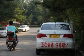 安全员怒骂同车考生：你是故意想害她吗？记录我惊险的科三路考图片