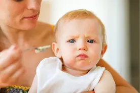 宝宝看到妈妈在就哭闹？心理学家告诉你：不同时期要具体分析图片