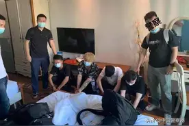 福田警方重拳打击手机“黑卡”产业链 成功抓获81名嫌疑人 缴获4万余张“黑卡”图片