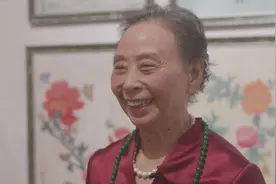 80岁奶奶自学画画，作品被海内外争相收藏：人生没有太晚的开始图片