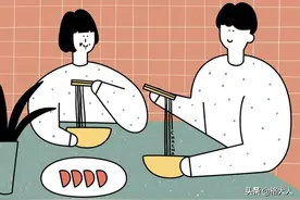 人到中年，还有异性对你示好，无非是这两个原因图片
