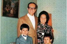李嘉诚女友周凯旋身材苗条，却是靠出众的能力，获得首富的青睐图片