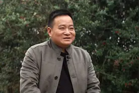 湖南小伙返乡创业，种出身价十五万的"富贵树"，一年卖出800多万图片