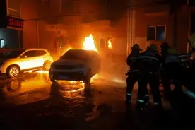 甲醇泄漏引发爆燃——南社消防救援站联合兄弟中队勇擒“火魔”图片