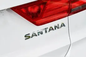 到店实拍大众"老爷车"桑塔纳，内外陈旧质朴，但是不愁卖图片