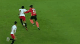 上港0-2恒大，卫冕希望渺茫......