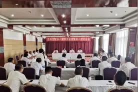 鞠毅在参加区政协经济届委员分组讨论时强调 认真履职尽责 主动担当作为 加快推动全区经济高质量发展图片