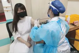 在台湾打不上疫苗，多名艺人跑来大陆接种：谢谢母亲的疼爱图片